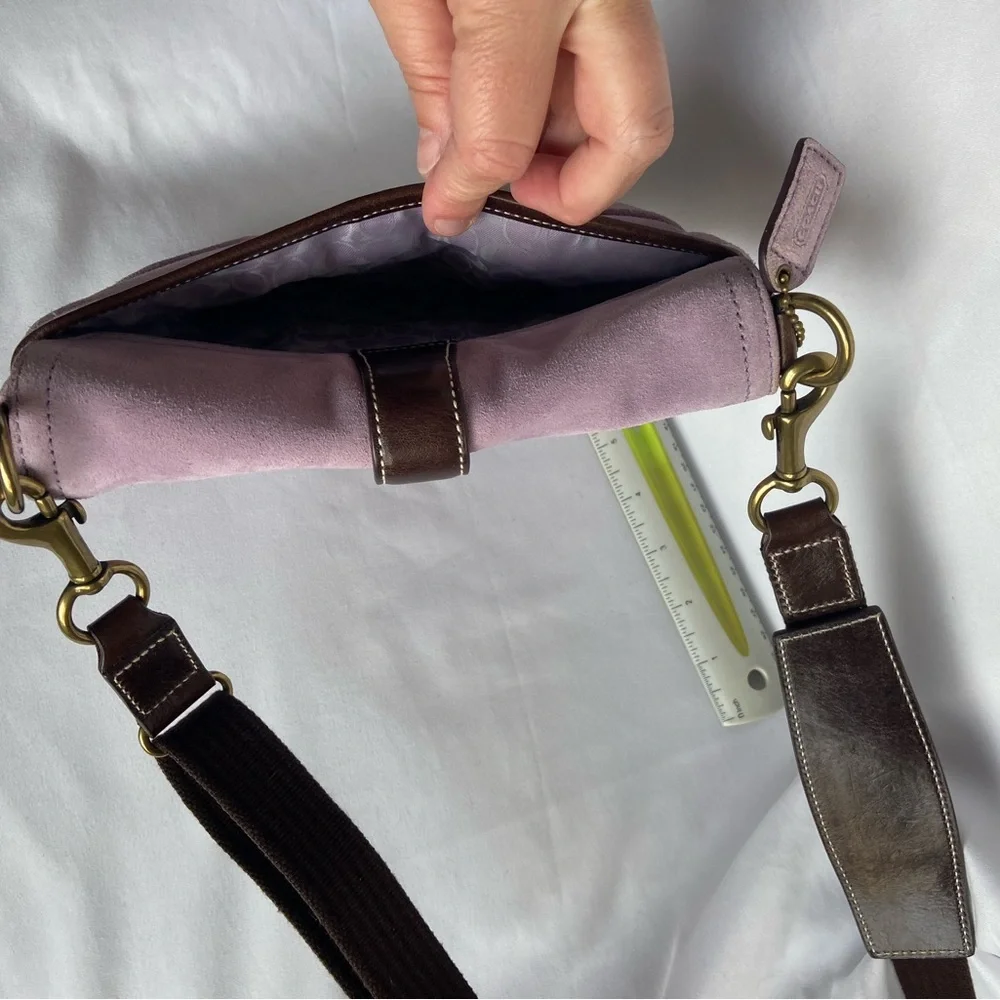 Lavender leather Coach Bag - Picture 8 of 11